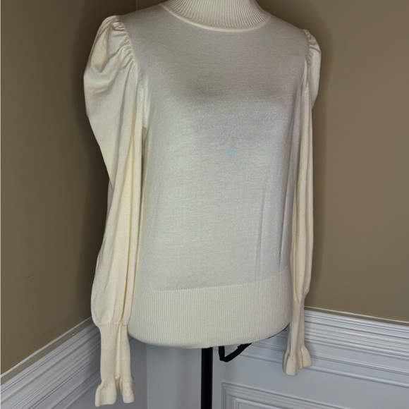 LOVE TREND NEW YORK Sweaters - NWT Love Trend New YorK Cream mock neck Sweater with Puff Sleeves